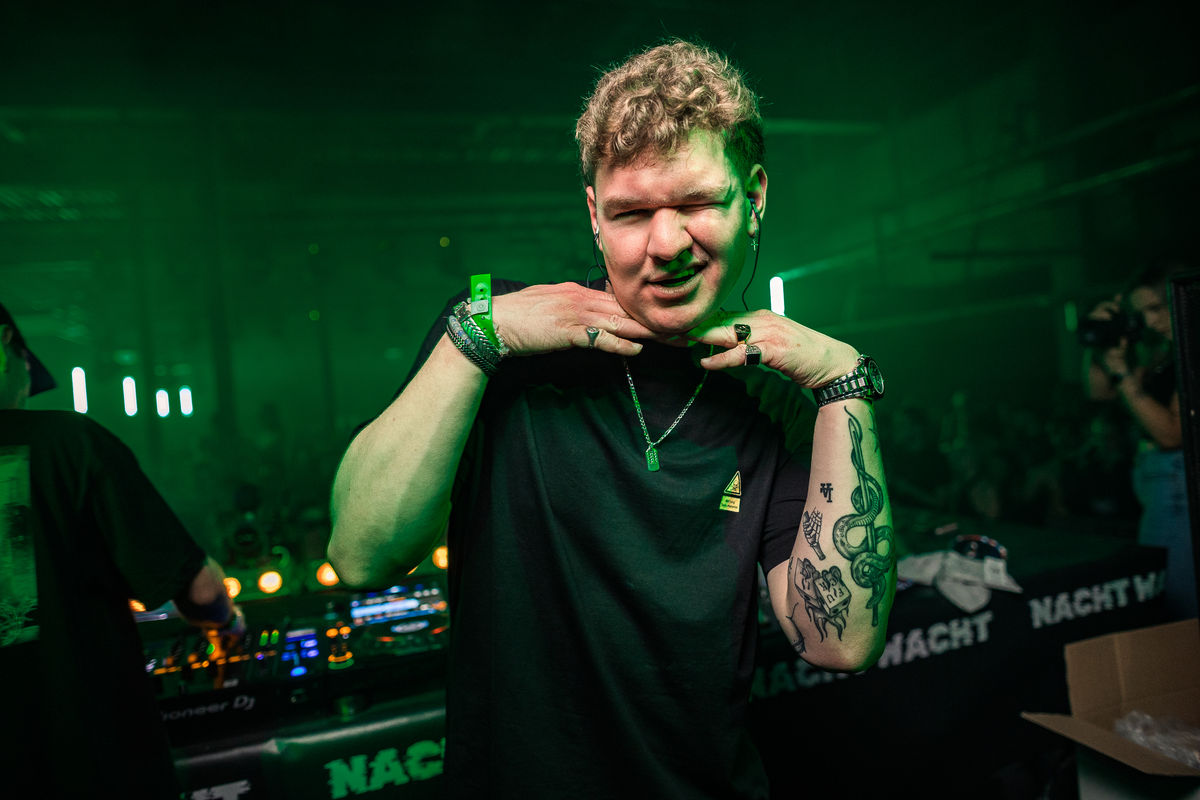 Loading... just a sec